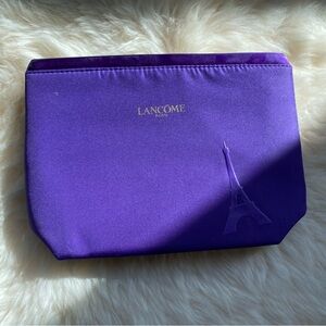 🤑FREE in any BUNDLE 
NWOT Lancome makeup bag